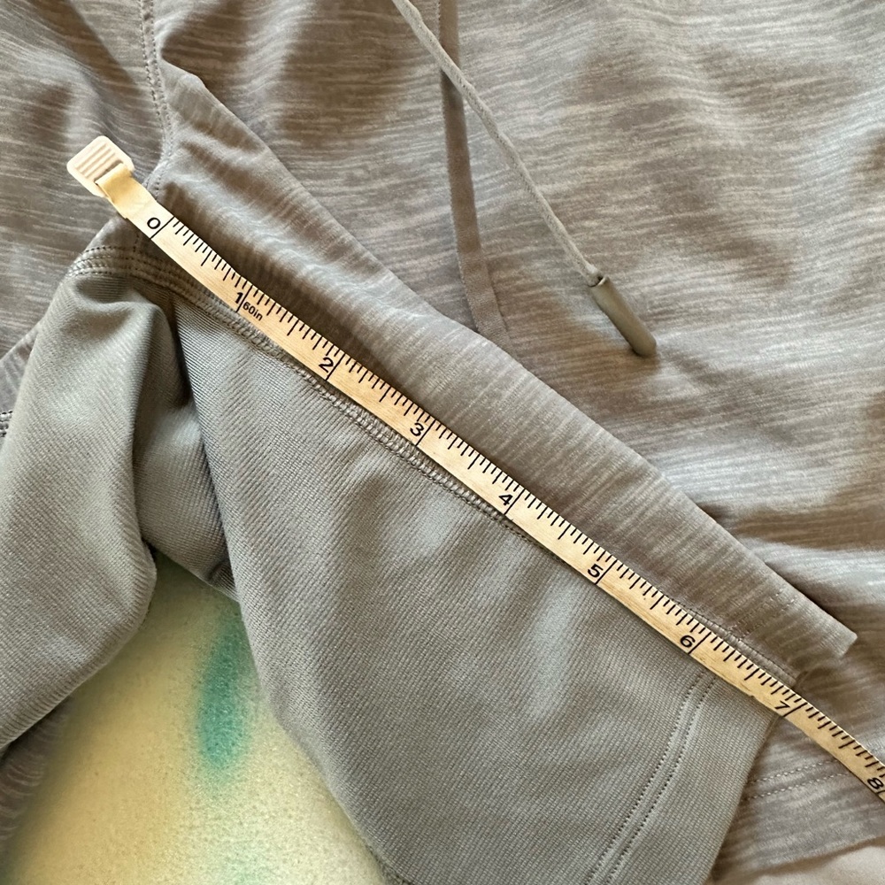 Lululemon T H E Shorts Size Medium Unlined Gray P… - image 3